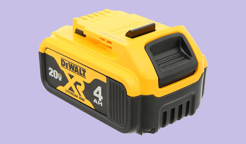 Pin Dewalt DCB182-B1 18V 4.0 Ah  thuộc loại pin Lithium-Ion (Li-ion) có ưu điểm là dung lượng pin lớn, độ bền cao