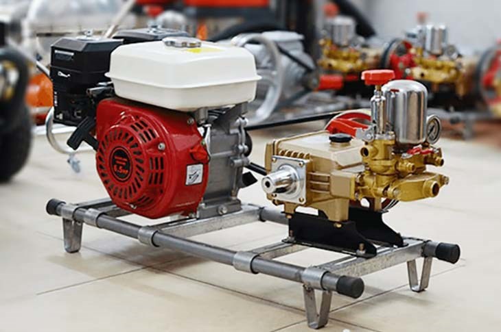 Máy rửa xe dây đai tạo áp lực nước thấp và không đa dạng phụ kiện đi kèm Máy rửa xe dây đai tạo áp lực nước thấp và không đa dạng phụ kiện đi kèm
