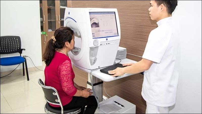 Đo thị trường mắt là một thử nghiệm đơn giản và không làm cho bệnh nhân đau đớn