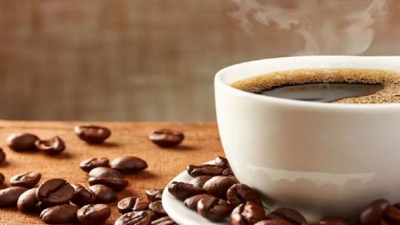 C&agrave; ph&ecirc; c&oacute; thể l&agrave; nguy&ecirc;n nh&acirc;n k&iacute;ch th&iacute;ch rung ch&acirc;n