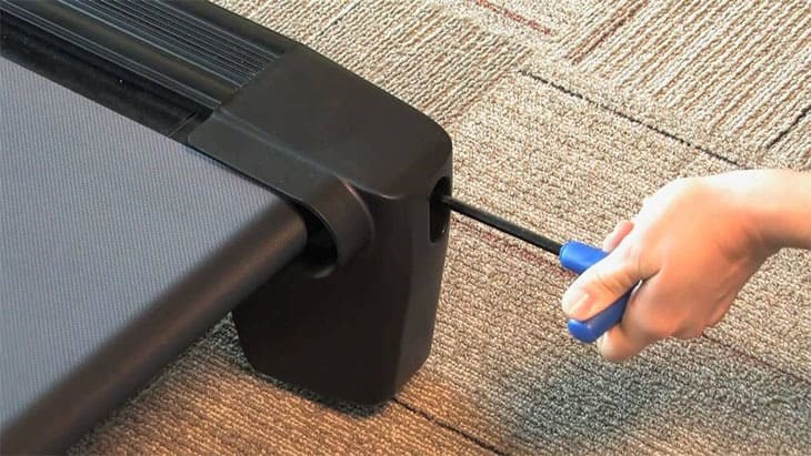 Khi khởi động máy thấy trên màn hình bị lỗi hay cháy khét thì bạn cần kiểm tra ngay