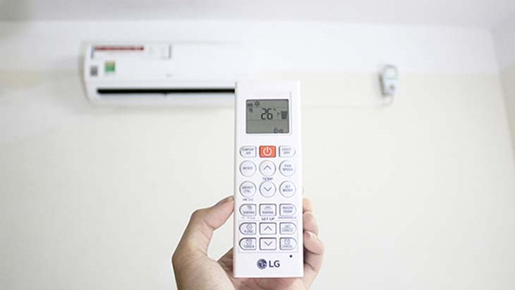 Điều khiển máy lạnh LG 18 nút trang bị nhiều nút chức năng hơn