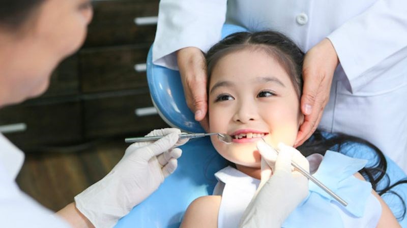 Nếu có triệu chứng bất thường, hãy đến gặp nha sĩ để điều trị kịp thời