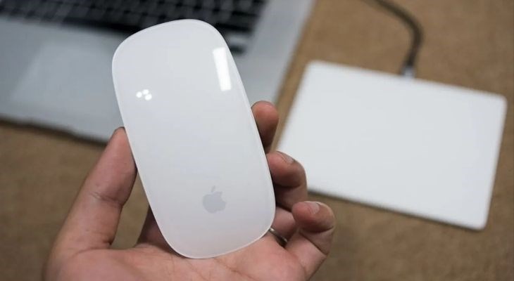 Magic Mouse 2 có mặt trên làm bằng kính Acrylic