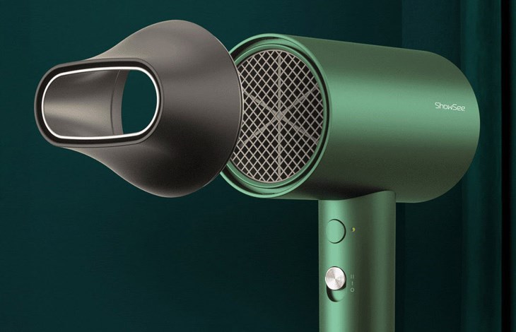 Bạn có thể tạo kiểu tóc dễ dàng với đầu sấy hẹp trên máy sấy tóc 1800W Showsee A5-G