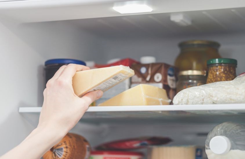 Cách tốt nhất để bảo quan phô mai là để trong tủ mát