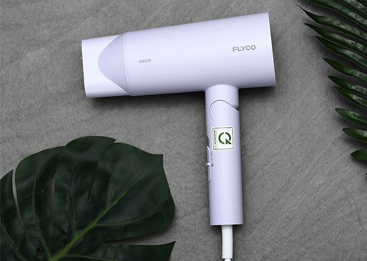 Máy sấy tóc 1800W Flyco FH6277VN  có thiết kế nhỏ gọn rất dễ sử dụng