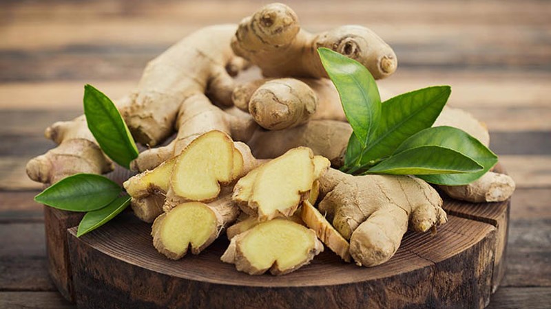 Sử dụng gừng tươi cải thiện đau mỏi vai gáy