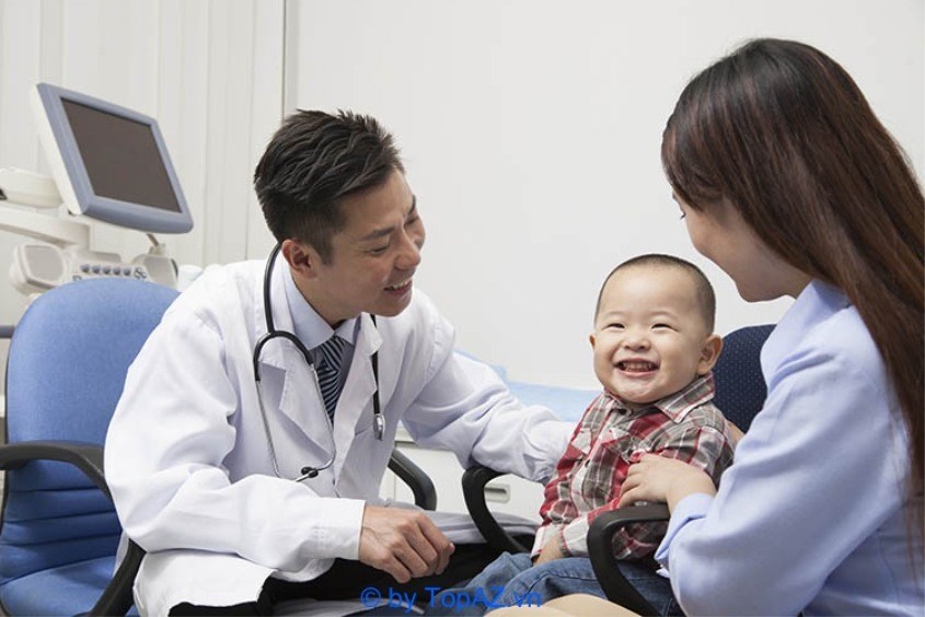 Bác sĩ Nguyễn Mậu Du là bác sĩ nhi Đà Nẵng được nhiều phụ huynh biết đến (Hình ảnh minh họa) Bác sĩ Nguyễn Mậu Du là bác sĩ nhi Đà Nẵng được nhiều phụ huynh biết đến