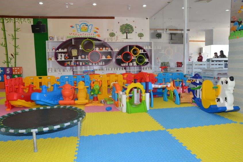 Đồ chơi tại Cafe Baby Zone rất đa dạng