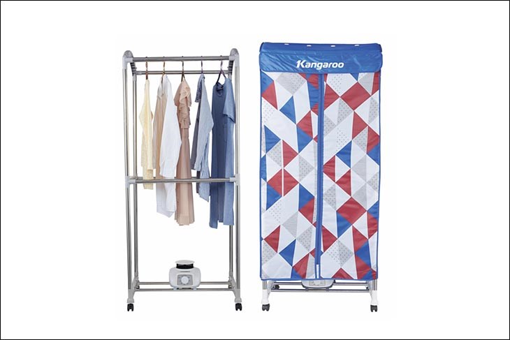 Khi tủ sấy quần áo Kangaroo KG310 hoạt động, bạn không được chạm tay ào để tránh bỏng