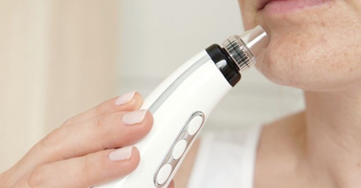Người dùng chỉ nên sử dụng máy hút mụn theo tần suất nhất định, tránh việc lạm dụng có thể gây kích ứng