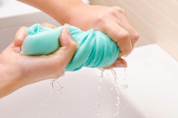 Vắt khô quần áo trước khi sấy để đạt hiệu quả sấy khô tối ưu hơn