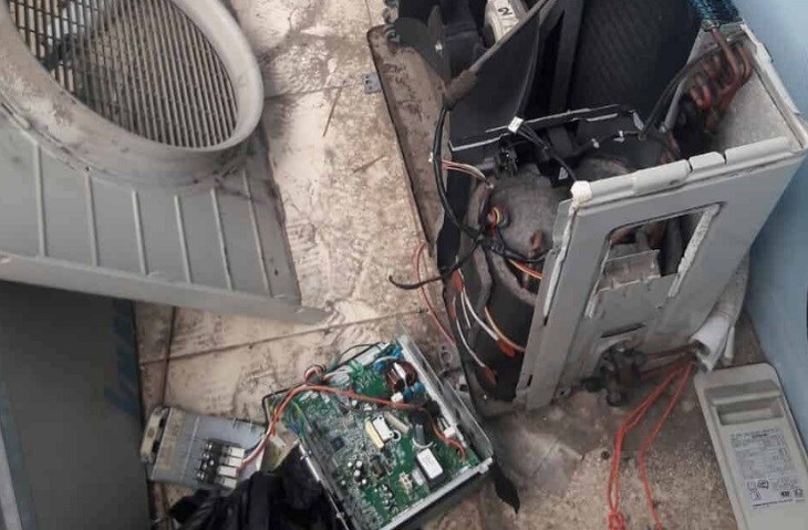 Board mạch bên trong dàn nóng Dakin có thể gặp vấn đề làm xuất hiện lỗi P4