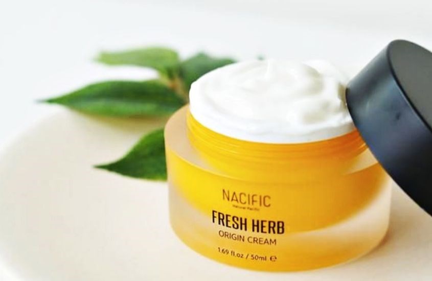 Kem dưỡng chiết xuất Hoa Cúc Nacific Fresh Herb Origin