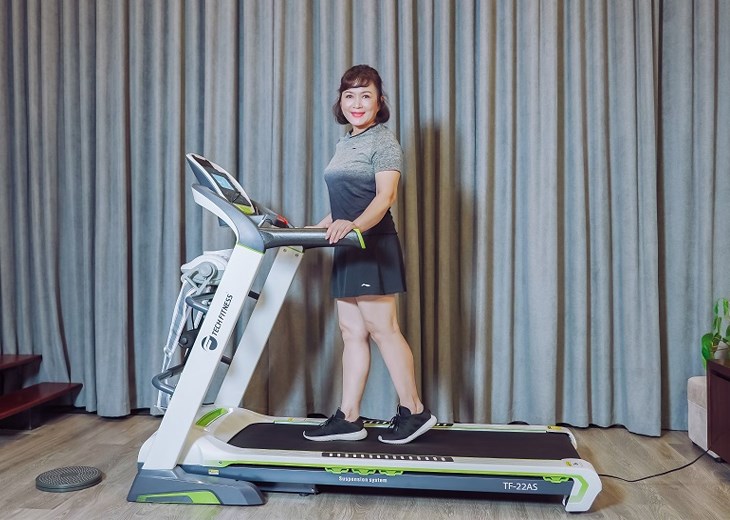 Đặt máy chạy bộ ở nơi khô thoáng để tránh ảnh hưởng của nước đến sản phẩm