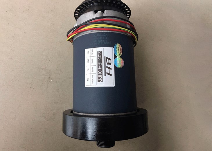 Bạn nên chọn động cơ có chất liệu tốt để đảm bảo sự hoạt động ổn định của máy chạy bộ