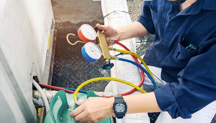 Xả hết lượng gas cũ còn tồn đọng trong máy lạnh Xả hết lượng gas cũ còn tồn đọng trong máy lạnh