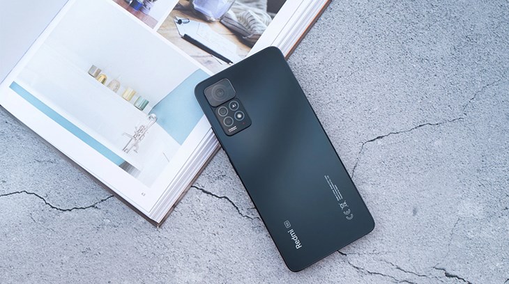 Điện thoại Xiaomi Redmi Note 11 Pro 5G sở hữu tấm nền AMOLED 6.67 inch mang đến hình ảnh có màu sắc hài hòa