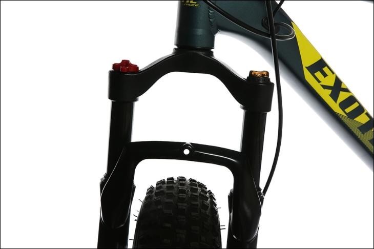 Cặp phuộc có hành trình lên đến 213mm của xe đạp địa hình MTB Exotic 2658 4.0 AHHD 26 inch giúp hạn chế đau mỏi cột sống cho người dùng