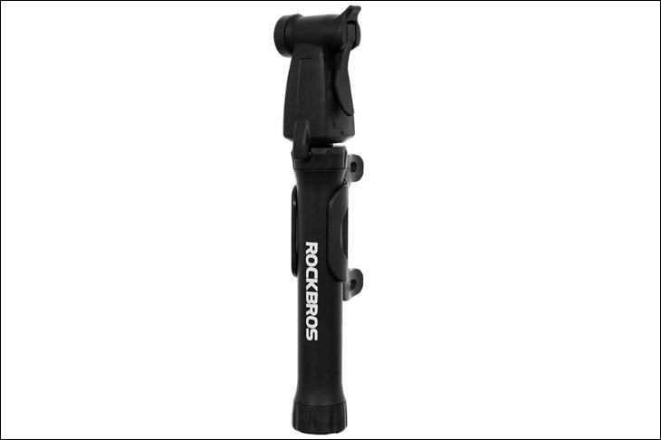 Bơm xe đạp di động RockBros TM-1701P Đen có trọng lượng chỉ 97g, phù hợp để người dùng mang theo đến bất cứ đâu