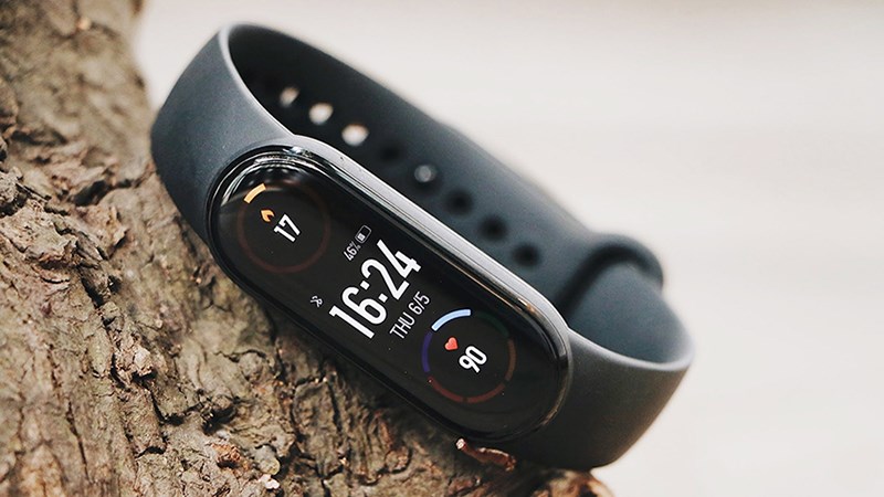Mi Band 6 và Mi Band 7 không có sự khác biệt quá lớn về ngoại hình
