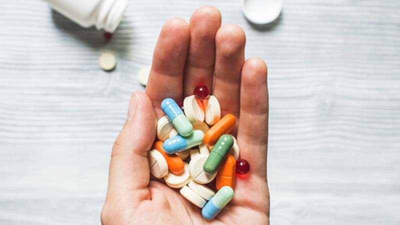 Có nhiều nhóm thuốc được sử dụng để điều trị viêm loét đại tràng.