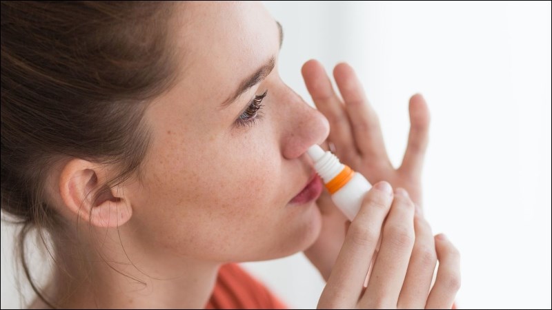 Vệ sinh mũi họng giúp giảm tải lượng virus xâm nhập vào đường hô hấp