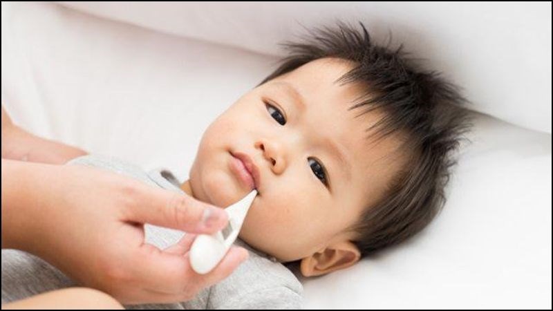 Trẻ có thể ngừng cách ly nếu không bị sốt trong ít nhất 24 giờ mà không cần dùng thuốc hạ sốt