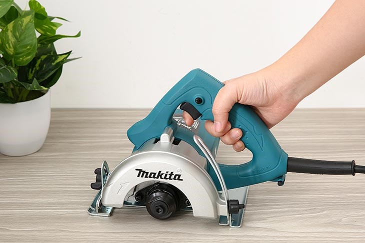 Máy cắt gạch Makita 4100NH2 1400W thích hợp dùng trong gia đình, công nghiệp, nhà xưởng sản xuất vật liệu xây dựng, công trình xây dựng