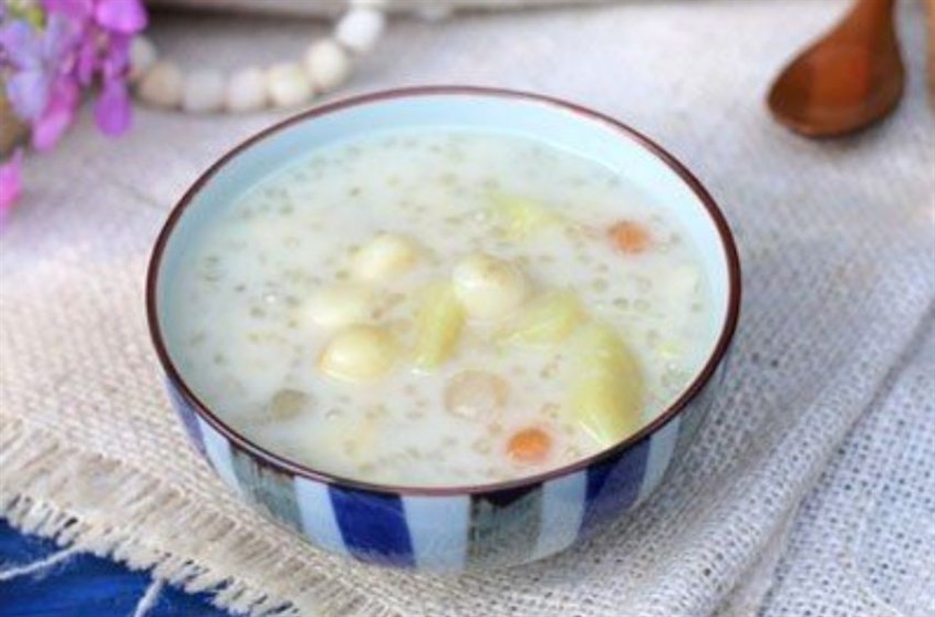 Bật mí món ăn dặm từ hạt sen cho bé