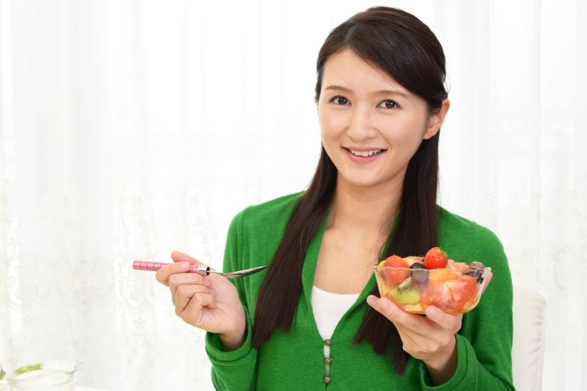 Ăn nhiều trái cây sau sinh giúp mẹ tăng sức đề kháng