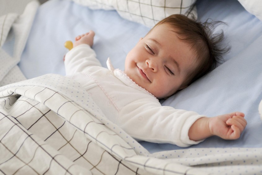 Trẻ sơ sinh cần được giữ ấm cơ thể