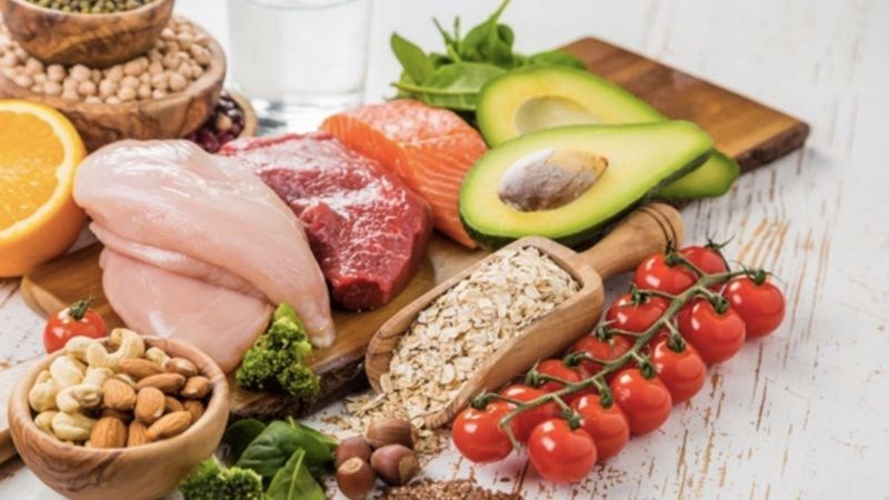 Ăn uống lành mạnh để giảm triệu chứng tiền mãn kinh