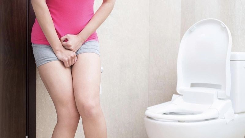 Tiểu gấp là dấu hiệu của tiền mãn kinh