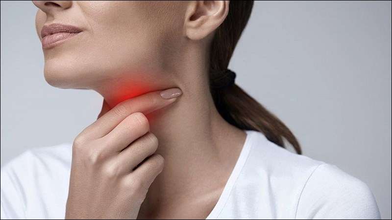 Sờ thấy hạch ở cổ là dấu hiệu cảnh báo ung thư mà bạn có thể tự kiểm tra tại nhà