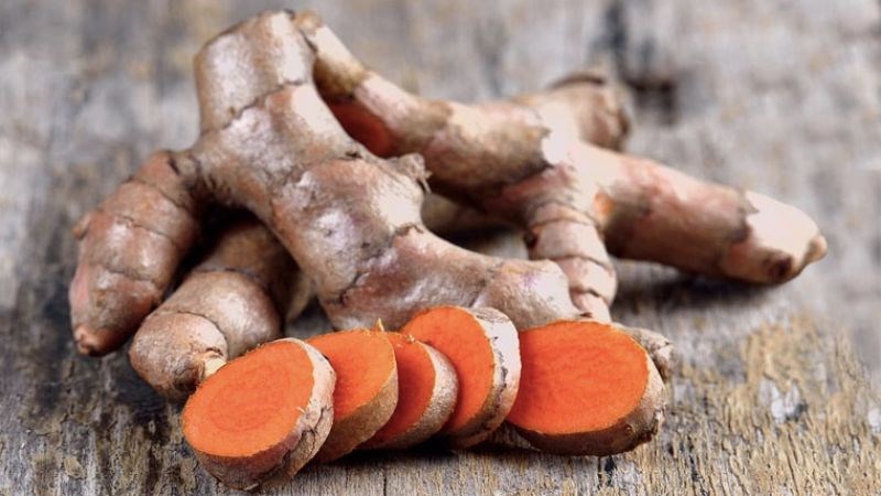 Củ nghệ giúp giảm đau khớp gối