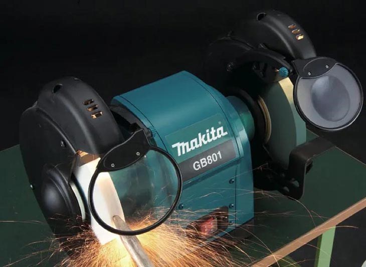 Bạn chỉ nên để máy hoạt động liên tục trong 5 phút và để máy nghỉ ngơi, không nên để máy vận hành liên tục