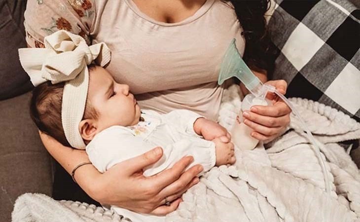 Mẹ nên chọn máy hút sữa có kích thước phù hợp với bầu ngực để đạt hiệu quả hút sữa tốt nhất