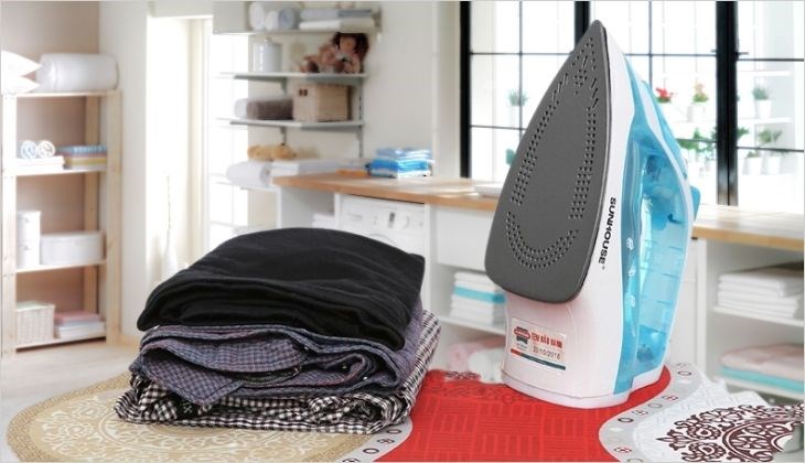 Bàn ủi hơi nước là một trong các sản phẩm nổi bật của Sunhouse Bàn ủi hơi nước là một trong các sản phẩm nổi bật của Sunhouse