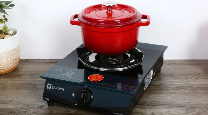 Nồi gang đúc 24 cm Rapido RK24-RD sử dụng được tốt trên cả bếp ga, bếp hồng ngoại, bếp từ