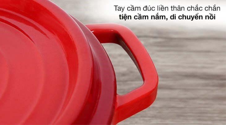 Tay cầm nồi Rapido được đúc liền thân chắc chắn, giúp chị em nội trợ tiện cầm nắm để di chuyển nồi