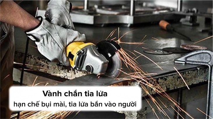 Máy mài góc Stanley STGS8100-B1 850W được trang bị vành chắn tia lửa đảm bảo an toàn cho người dùng khi sử dụng máy