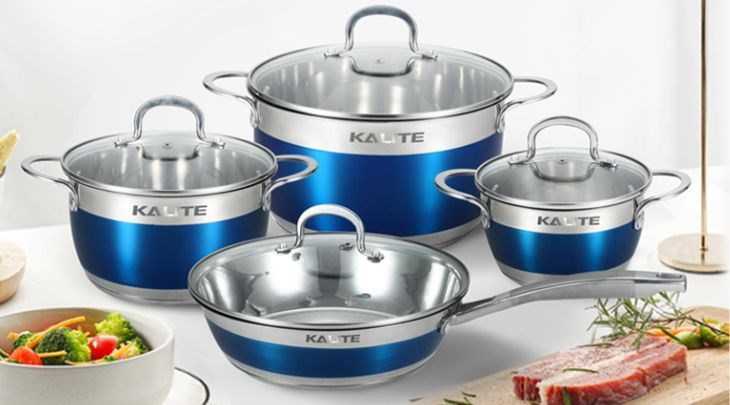 Bộ nồi chảo inox 5 đáy nắp kính Kalite KL-336 có màu xanh mát dịu, đem đến sự trẻ trung cho không gian bếp nhà bạn