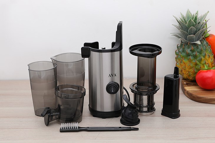 Người dùng dễ dàng tháo rời các bộ phận của Máy ép chậm mini AVA SJ-008 để vệ sinh nhanh chóng hơn
