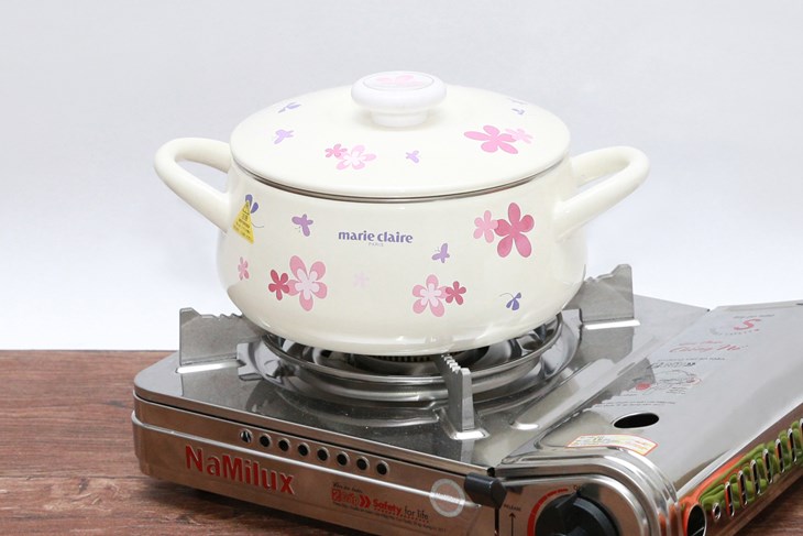 Nồi thép Nippon tráng men 20 cm Fujihoro MCPV-20W dùng được trên bếp ga, bếp hồng ngoại và cả bếp từ 