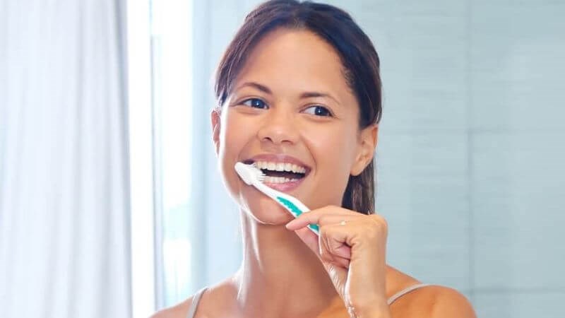 Đánh răng thường xuyên giúp giảm nguy cơ mắc viêm tuyến nước bọt Đánh răng thường xuyên giúp giảm nguy cơ mắc viêm tuyến nước bọt