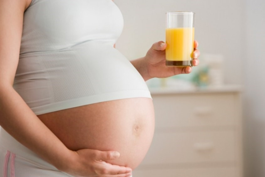 Cam giúp mẹ bầu bị thủy đậu tăng sức đề kháng 