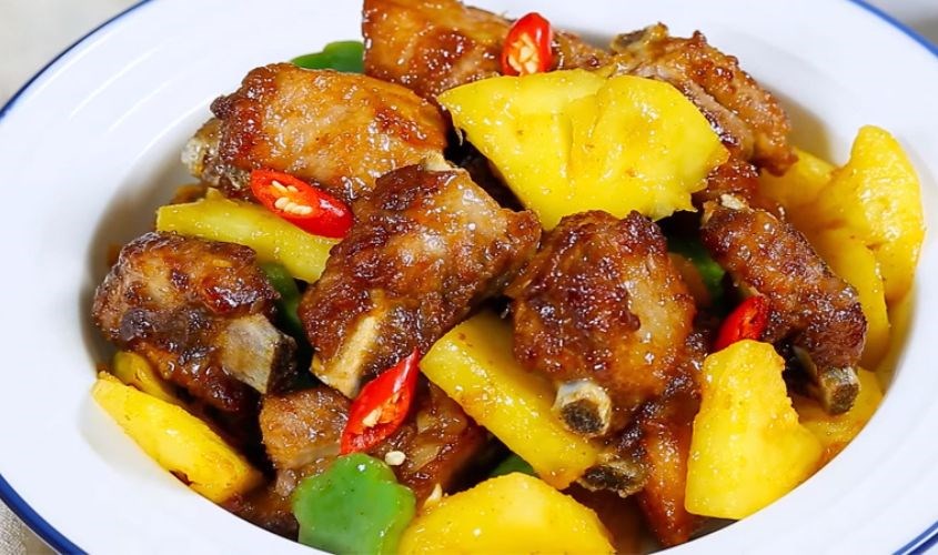 Sau sinh ăn dứa được không? Lý do?