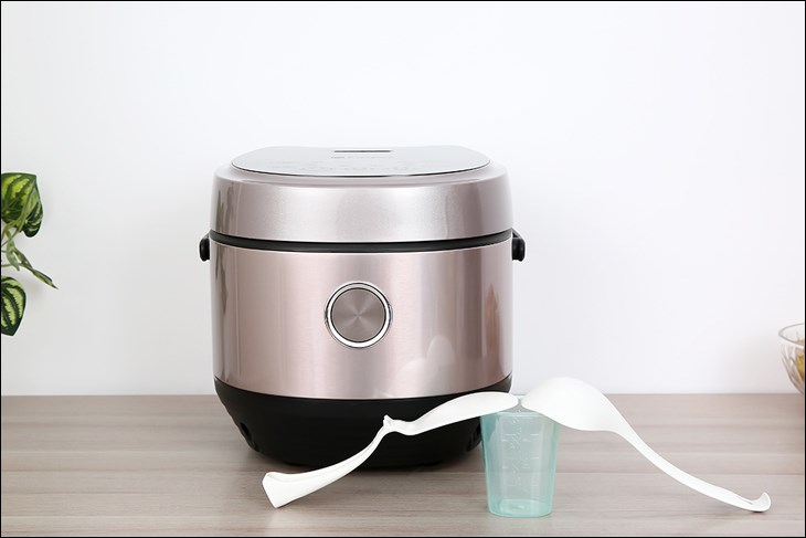 Nồi cơm điện tử 1.8 lít Casper CD-18RC01 được bán với giá 1.490.000 đồng (cập nhật 05/2023 và có thể thay đổi theo thời gian)